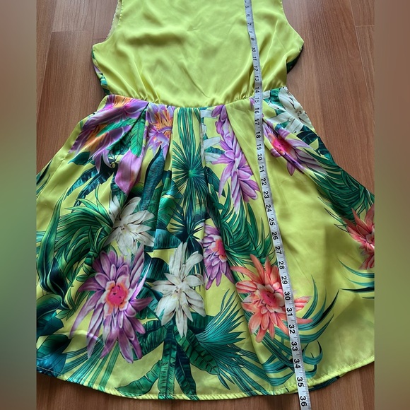 Yellow Tropical Floral 100% Silk Fit & Flare Dress w/ Pockets Approx M - Picture 5 of 12